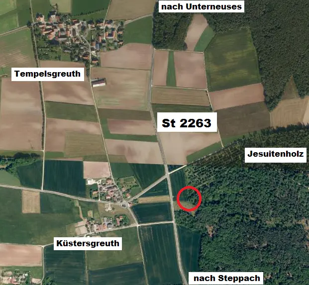 Gedenkkreuz im Jesuitenholz mit der Flurnummer 993 (Gemarkung Steppach, Gemeinde Pommersfeld)en